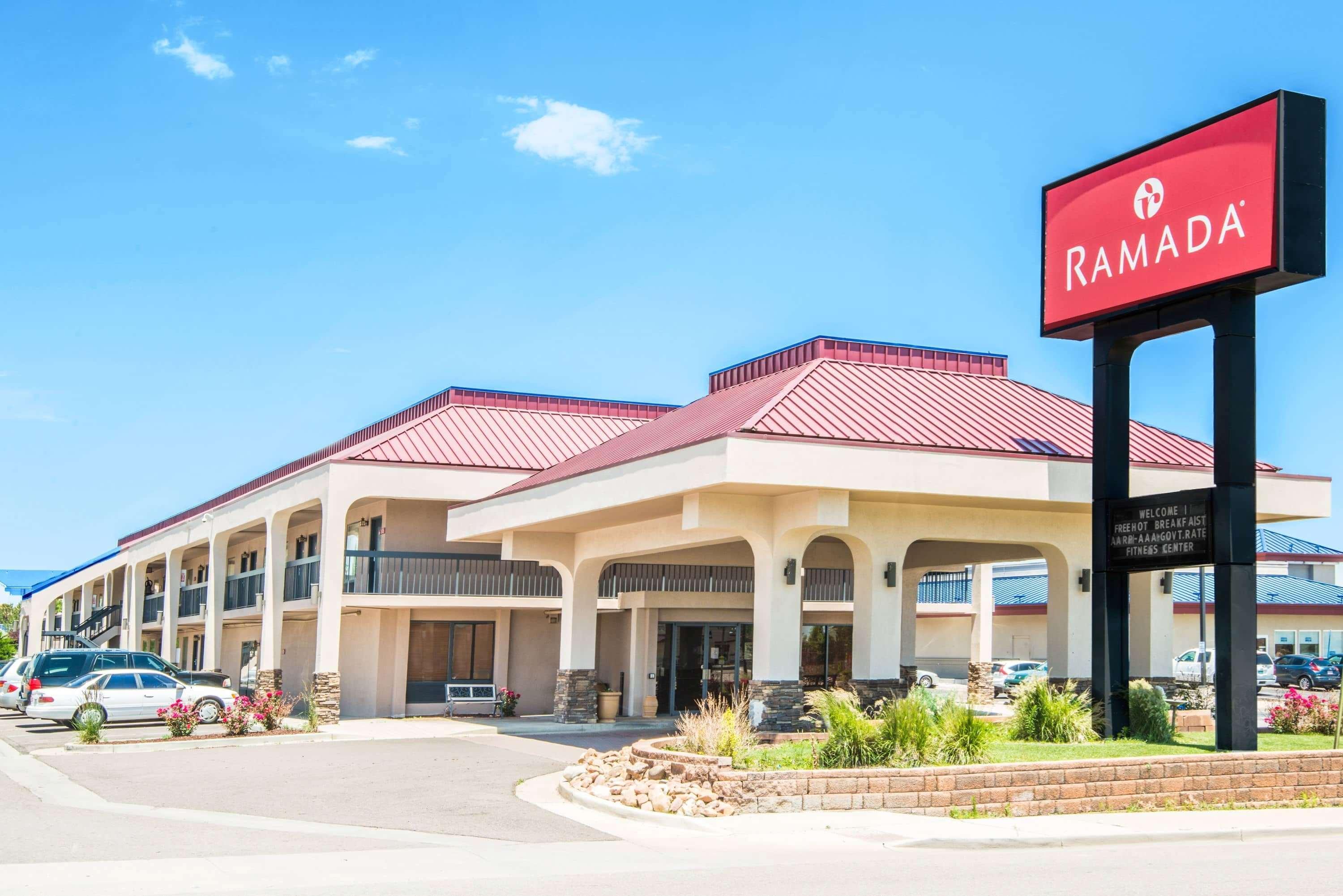 Travelodge By Wyndham Pueblo Exterior photo