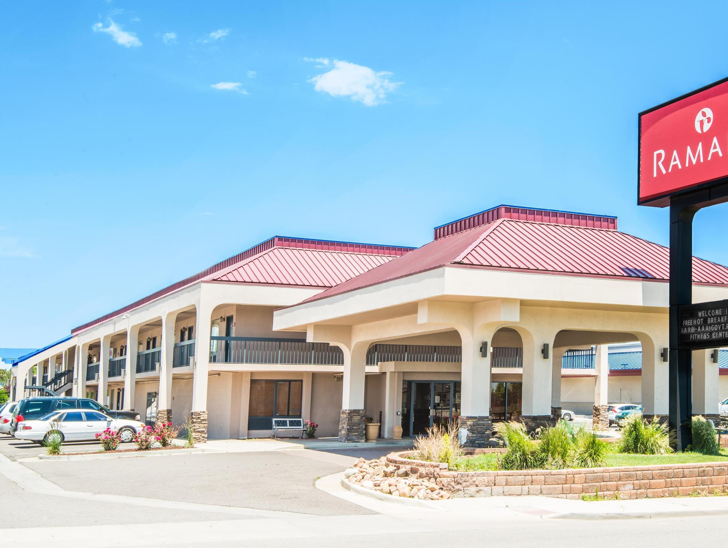 Travelodge By Wyndham Pueblo Exterior photo