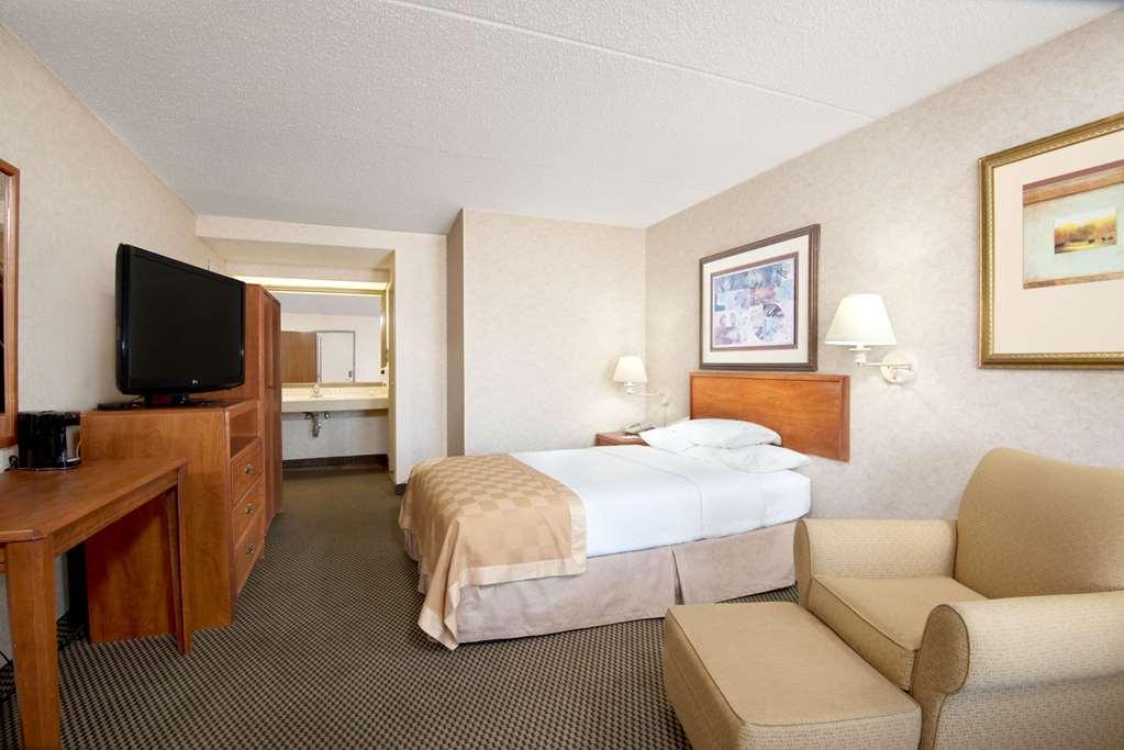 Travelodge By Wyndham Pueblo Room photo