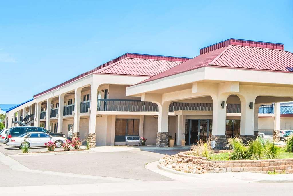 Travelodge By Wyndham Pueblo Exterior photo